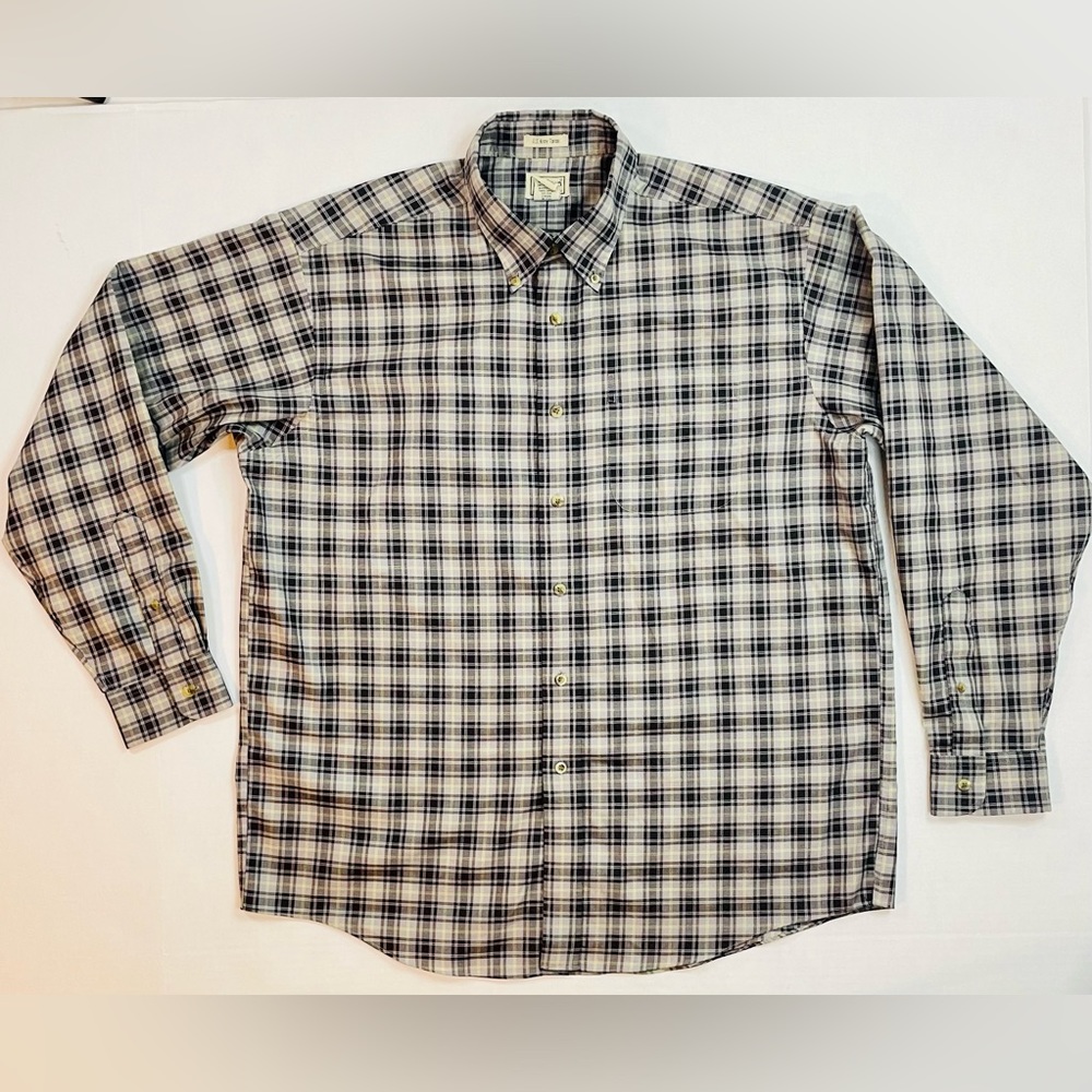 Men’s Size Large. L.L. Bean Long Sleeve Button Down Shirt.